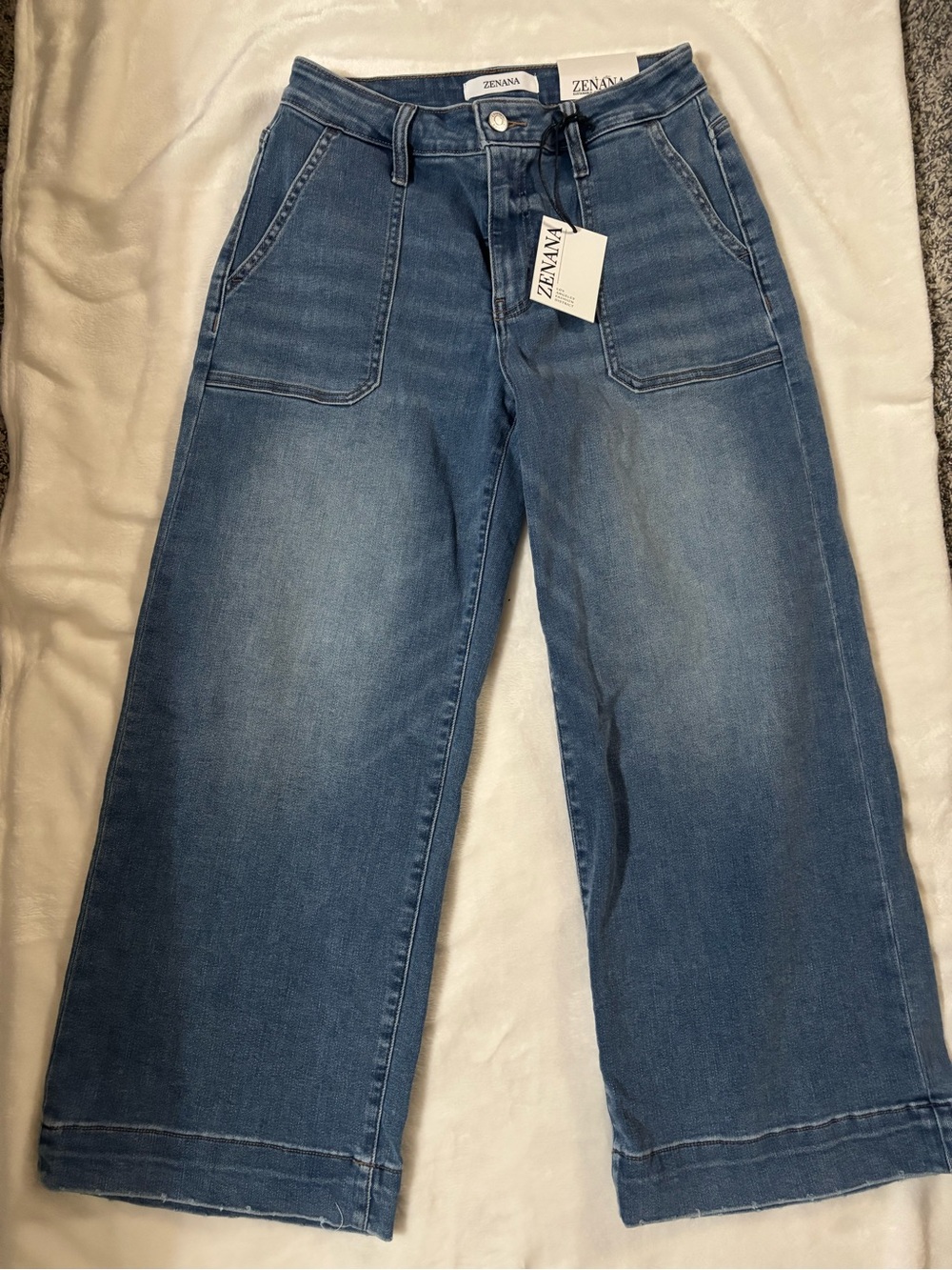 Zenana Outfitters Light Blue Wide Leg Cropped Jeans
